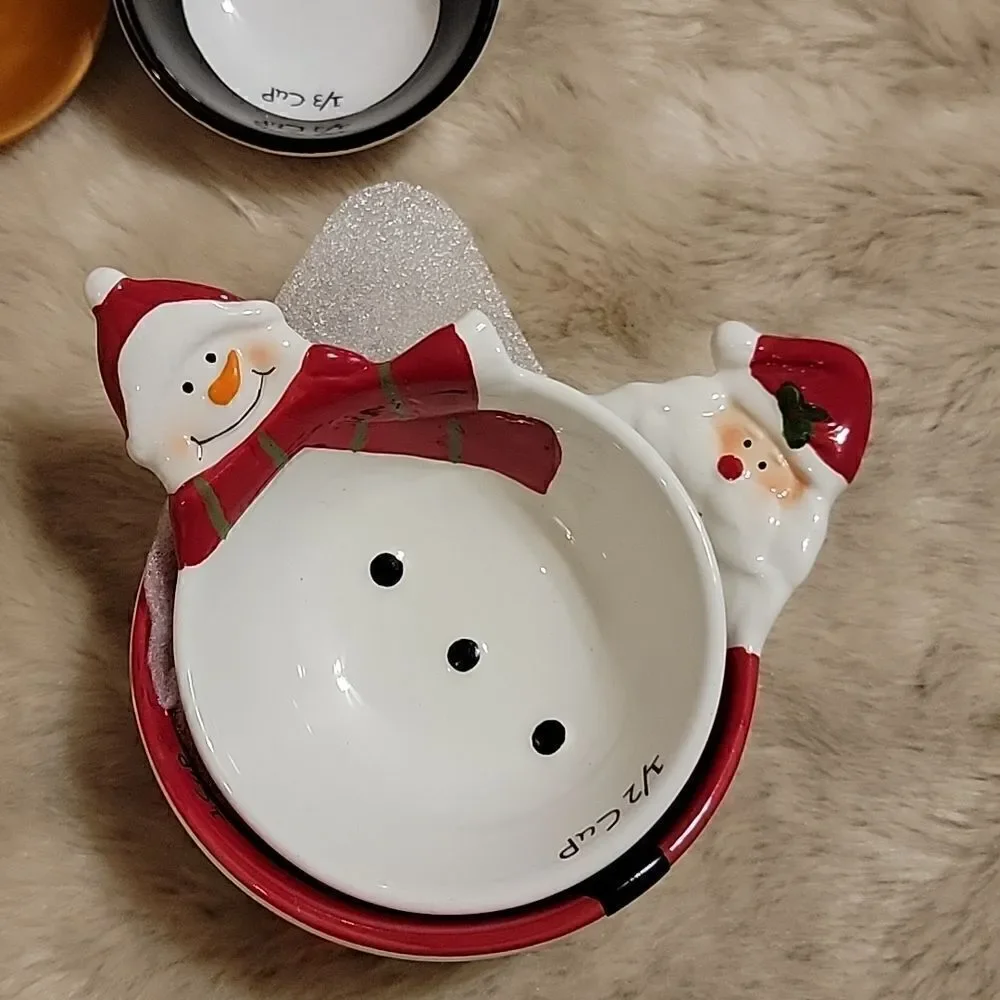 CHRISTMAS SANTA SNOWMAN REINDEER PENGUIN NESTING MEASURING CUP 4-PIECE SET